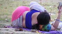 Индийская женщина трахается в публичном парке